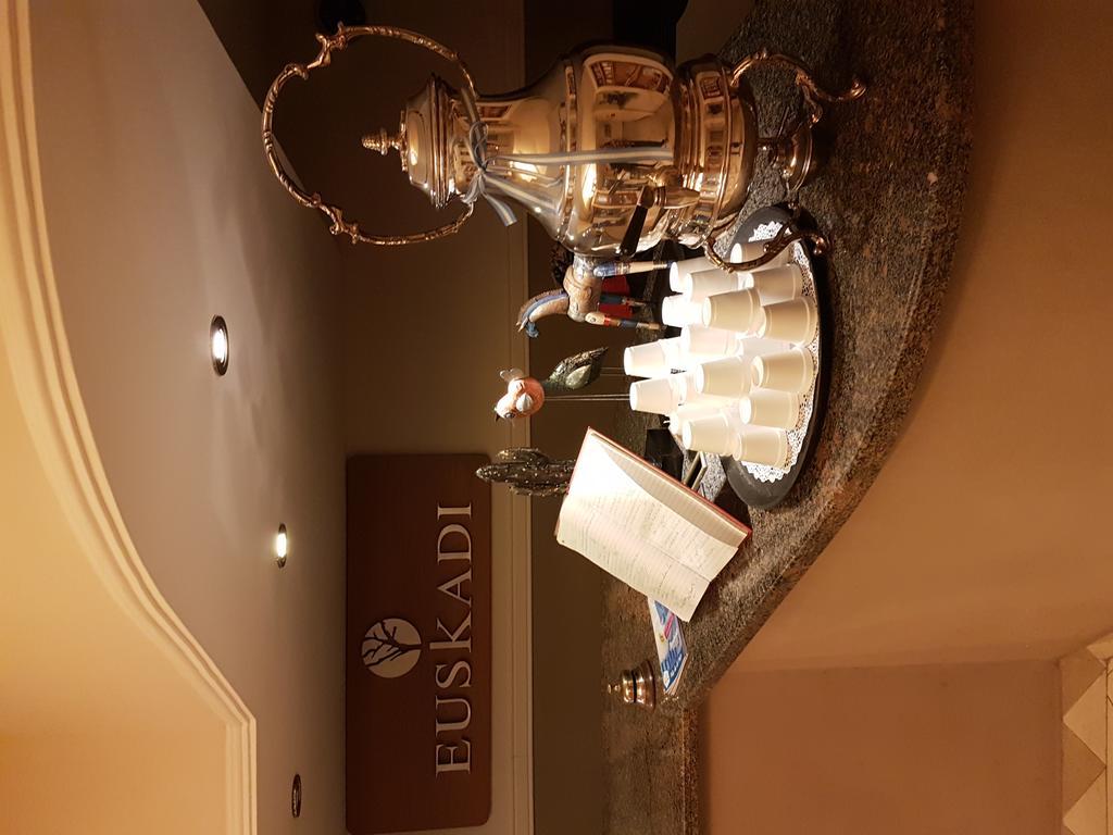 Euskadi Hotel ヘネラル・ピコ エクステリア 写真